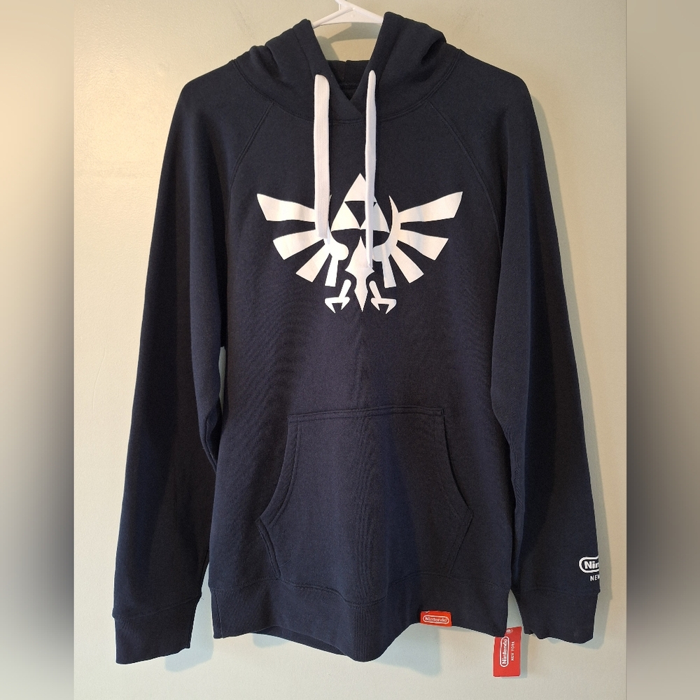 Nintendo Legend of Zelda Triforce Hoodie LTD Nintendo World NY Official NEW